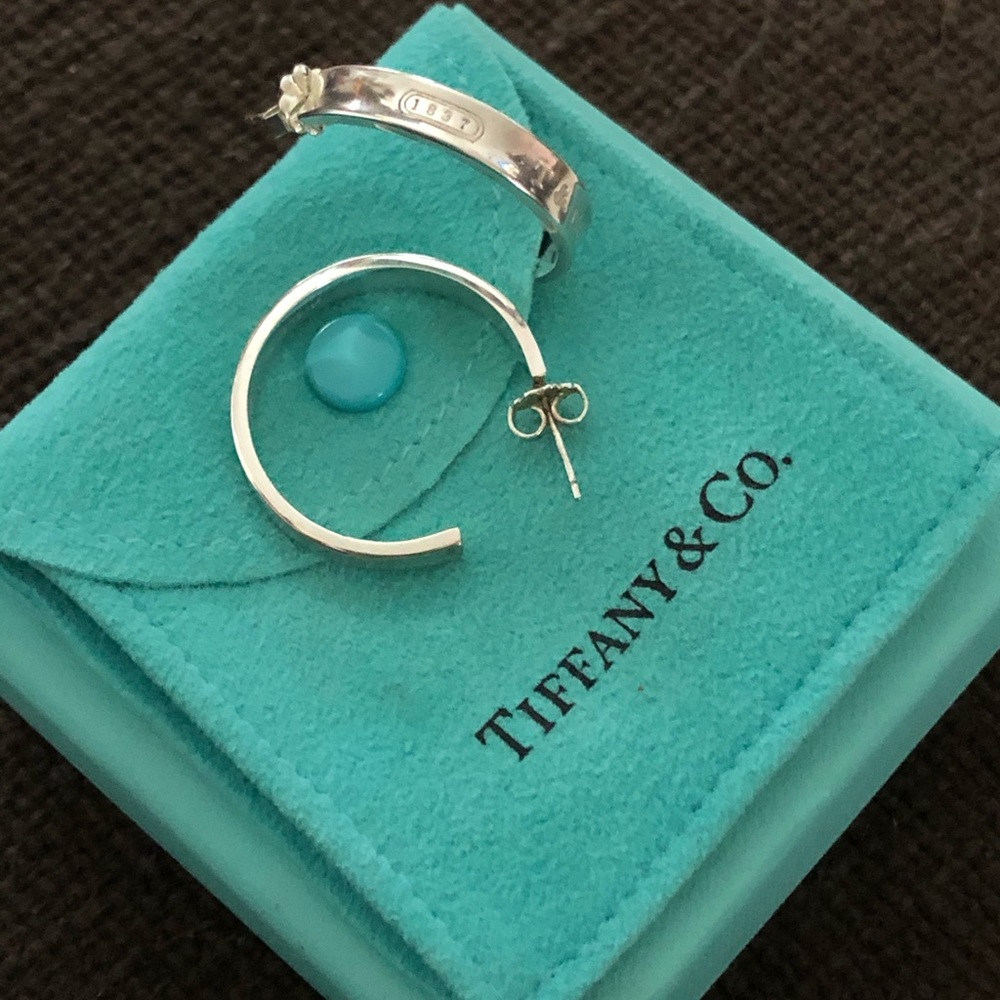 Tiffany & Co. “Tiffany 1837” collection earrings